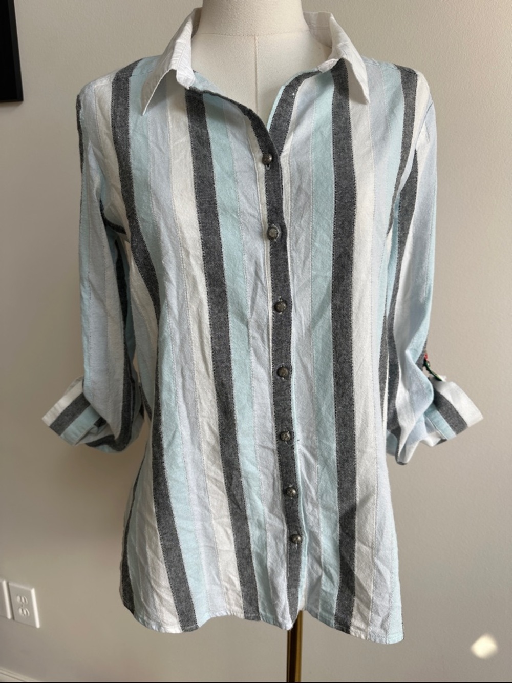 Lightweight Cotton Striped Tailored Button Up Floral Embroidered Shirt Coastal S